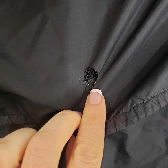 Women's Nike Black Out Winderbreaker Medium - Picture 8 of 10